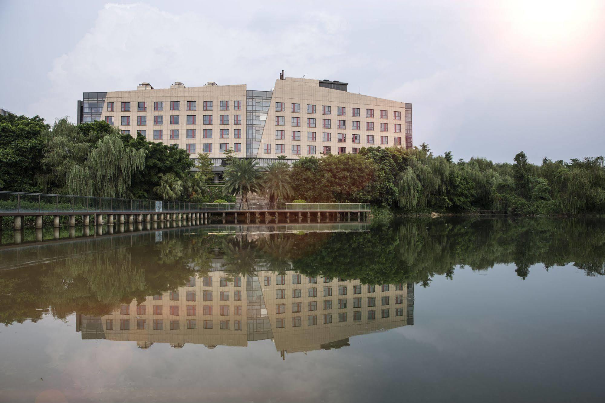 Aloft Dongguan Songshan Lake Exterior foto